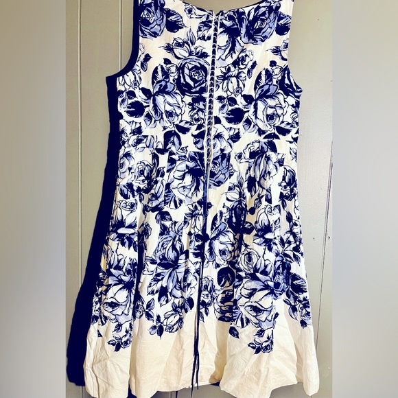 Talbot Blue and White Floral Dress Size 14 - Picture 3 of 5